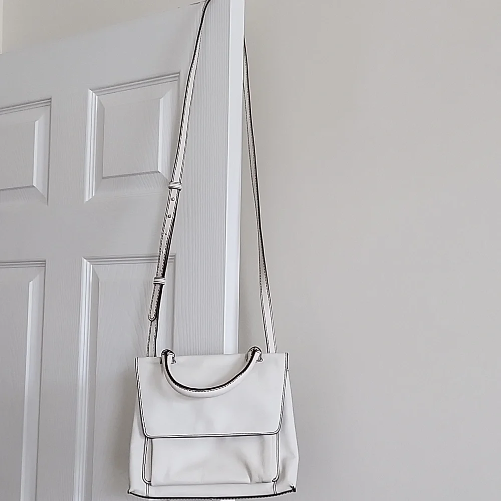 Hobo Meter cross body bag in an off white leather - Picture 6 of 8